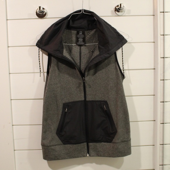 Under Armour Vest - Picture 2 of 3